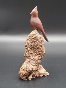 Vintage Wood Cardinal On Driftwood 70s Carved Retro Nature - Picture 1 of 8