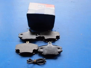 Plaquettes de freins avant AD pour Renault R9, R11, R18, R19, R21 R25 R30 Alpine - Picture 1 of 1