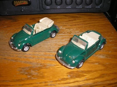 Lot of 2 Maisto 1/36 VW Bug Volkswagen Classic Beetle Cabriolet Pull Back Action - Image 1 of 4