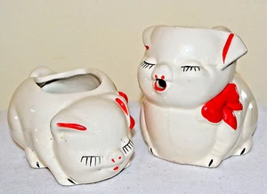 Vintage 1950er Shawnee amerikanische Keramik rote Schleife Schwein offene Zuckerdose Milchkännchen Set - Bild 1 von 12