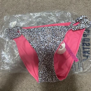 Women’s New W/Tag SO Bikini Bottoms Swimsuit Size S - Picture 1 of 3