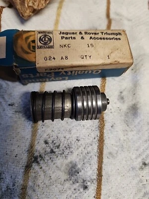 Pistón Triumph Spitfire TR6 Stag J-Type Overdrive Dash Pot Nuevo de Lote Antiguo Raro #NKC15 Foto 1 de 3
