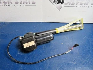 Attuatore Permobil Power Recline 175 gradi corpo 3G 1828370 #5695 - Foto 1 di 4