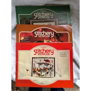 Vintage 70s STITCHERY SHOWCASE Needlecraft CATALOGS Lot of 3 - Imagen 1 de 4