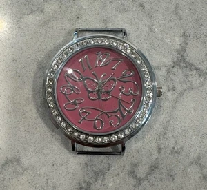 Damen rosa Zifferblatt mit silbernem Schmetterling Strass rundes Zifferblatt - Bild 1 von 1