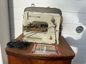 Bernina Record 530-2 Vintage Sewing Machine - Picture 1 of 1