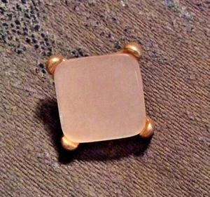 BLUMENTHAL LANSING BUTTONS #450011608 WHITE & GOLD SQUARES--SHANK--22MM- 5 PIECE - Picture 1 of 2