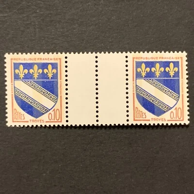 2/9051 France Stamp 1963 0.10 City Arms Gutter pair MNHOG Beautiful Coll - Image 1 of 2