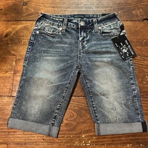 NWT True Religion RILEY Knee Shorts - Thunderfall - Style 204563 - Size 26 - Picture 1 of 7