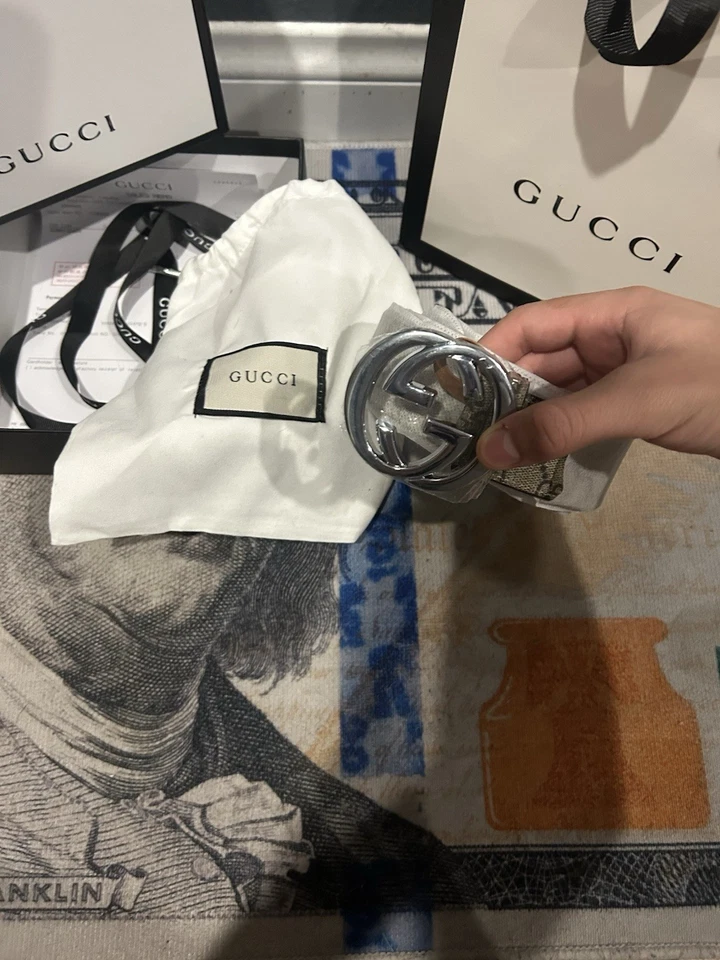 Nuevo Cinturón Gucci Cuero Negro Hebilla Plateada Para Hombre Foto 1 de 1
