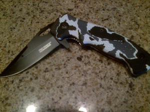 TAC-FORCE WINTER SNOW CAMO SPRING KNIFE - Picture 1 of 2