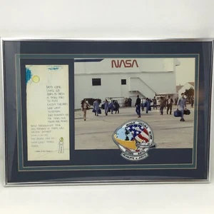 vintage NASA STS-51 L Challenger Crew Photo and patch emblem 1986 - Picture 1 of 3