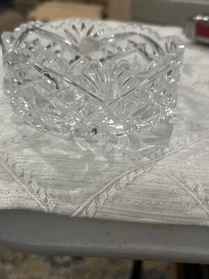 Portabotellas de cristal irlandés; 4,5” de diámetro. Excelente estado Foto 1 de 4