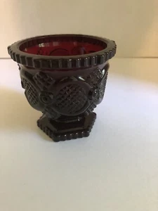 AVON 1876 COLECCIÓN CAPA BACALAO AZUCARERO ROJO RUBÍ VINTAGE - Imagen 1 de 3