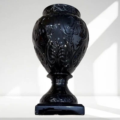 Jarrón de cerámica negro con detalles ornamentados en relieve base cuadrada 12 altos decoración del hogar Foto 1 de 4