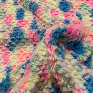 Bunter Plüschstoff - super weich & extra flauschig in fröhlichem Farbmix - Bild 1 von 5
