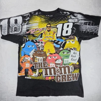 Camisa De Colección NASCAR Kyle Busch M&M Estampada Negra Para Hombre Talla Grande Chase #18  Foto 1 de 4