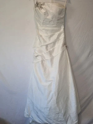 Imoda Ivory Ruched Pleated Beaded A-line Train Wedding Dress Sz 10 - image 1 of 4