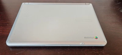 Samsung Chromebook XE303C12 - Image 1 of 4