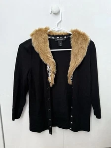 White House Black Market kleine schwarze Strickjacke abnehmbarer Kunstfellkragen Leopard - Bild 1 von 3