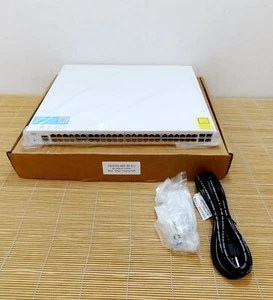 NEUF Cisco CBS250-48P-4X Business 250 commutateur 48x 1G PoE 4x 10G SFP + liaisons montantes NEUF - Photo 1/1