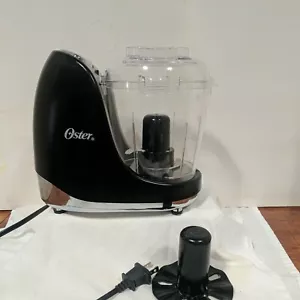 OSTER Mini Chopper-3C .Chops Onion, Veggies, Nuts, & WHISKS Model FPSTMC3321 - Picture 1 of 7