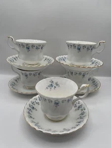 Vintage 1970's - Royal Albert Bone China - Memory Lane 5 settings - Blue Floral  - Picture 1 of 8