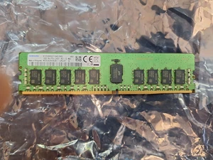 Samsung M393A2K40CB1-CRC4Y 16GB 1Rx4 DDR4-2400T Registered DIMM - Zdjęcie 1 z 1