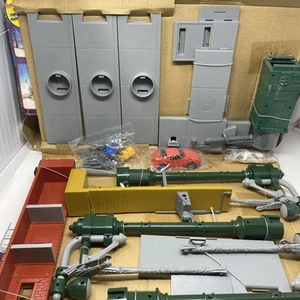 2004 TOYBIZ - SPIDER-MAN STUNT SYSTEM - 100% Complete - New Trashed Box - Picture 1 of 15