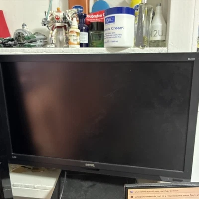 BenQ BL2400 24"Inch 1080p Display Port DVI-D & VGA Widescreen Monitor With Stand - Image 1 of 3