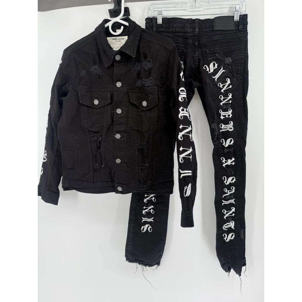 Conjunto de chaqueta y jeans denim negros FWRD DENIM desgastados rasgados "SINNERS SAINTS" Foto 1 de 4