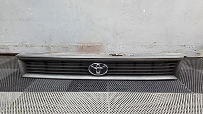 Parrilla con emblema Toyota Corolla DX 1988-1992  Foto 1 de 4