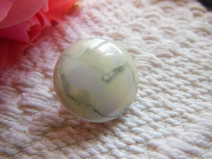 Bouton ancien en verre effet marbré vert satiné discret à pied 1,8 cm G4B - Foto 1 di 3