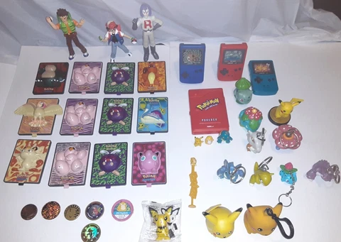 Pokemon Toy Lot- Pikachu ( pokedex) GAMEBOY COLOR- KEYCHAINS - POG- TEAM ROCKET Cover