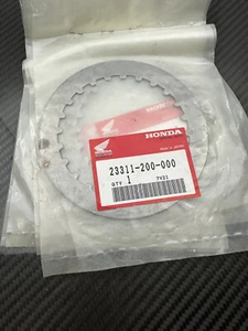 NEW GENUINE HONDA 23311-200-000 CLUTCH PLATE 5 pieces - Picture 1 of 2