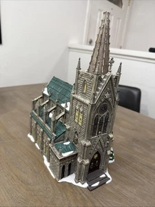Dept 56 Cathedral of St Nicholas 30th Anniversary Read Missing Piece No Light - Picture 1 of 24