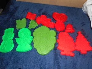 TWELVE VINTAGE HALLMARK COOKIE CUTTERS - Picture 1 of 3