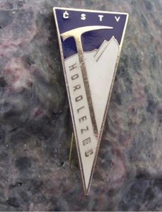 Vintage Czechoslovakia Mountain Climber CSTV Ice Axe Mountain Members Pin Badge - Picture 1 of 4