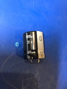 Nichicon LLS snap-in electrolytic capacitor, 5600 uF @ 25v, 25 mm x 45 mm - Picture 1 of 4