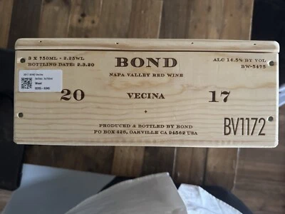 Caja de madera vacía Bond Foto 1 de 4