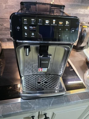 Kaffeevollautomat Philips 5400 latte Go TYPE: EP5447/90 mit OVP - Bild 1 von 4