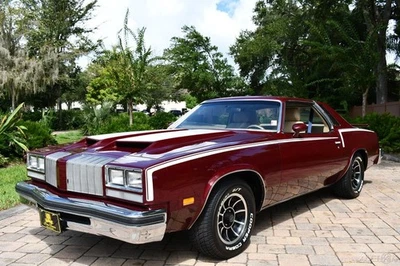 Oldsmobile Cutlass 350 1977 cucharones automáticos de aire acondicionado PS PB Foto 1 de 4