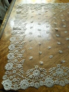 Hellbeiges Tuch. Frankreich 1930. 71"x22". - Bild 1 von 8