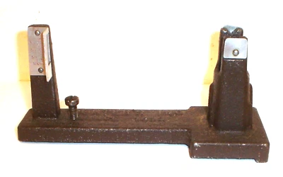 Base a escala de polvo de recarga de hierro fundido Herter’s Inc de colección desde 1893 Waseca, Minn. Foto 1 de 4