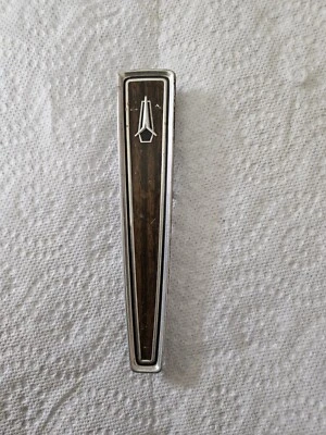 1974 - 1975 年普利茅斯道奇 Satellite Charger Scamp Duster 方向盘装饰 — 第 1/4 张图片