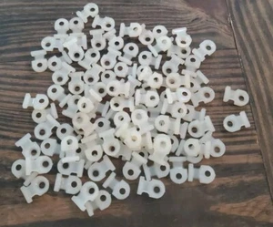 Lot Of 100+ Thomas & Betts TC102 Cable Tie Mounts - Picture 1 of 2