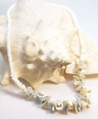 Espuma de mar pálido verde y blanco roto rizado Puka Shell 20 pulgadas Collar... P102C Foto 1 de 2