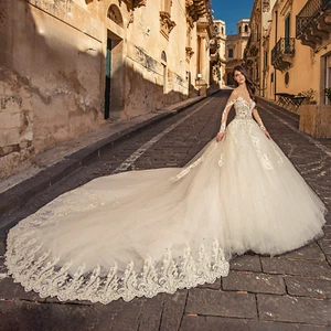Exquisite Ivory Wedding Dresses Lace Applique Sweep Train Backless Bridal Gowns - Picture 1 of 7