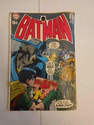 Batman #222 (DC Comics June 1970) - Image 1 of 4