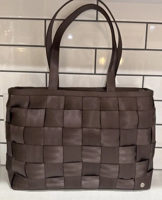 "Bolso de mano cinturón de seguridad marrón 11x15x4"" construido en EE. UU. exclusivamente para Mercedes Benz" Foto 1 de 4